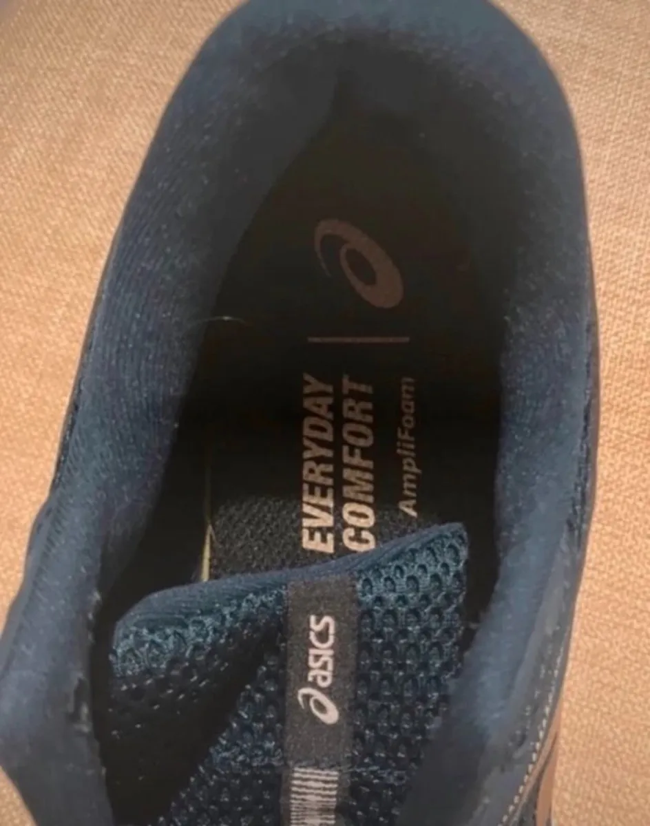 Ladies Asics - Image 3