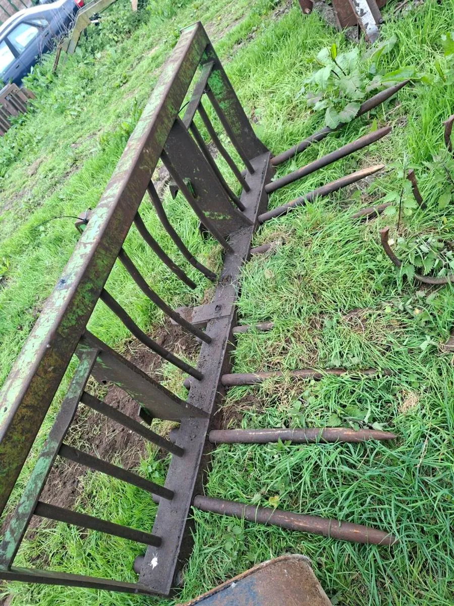 SILAGE FORK 8FT SUIT LOADER - Image 1