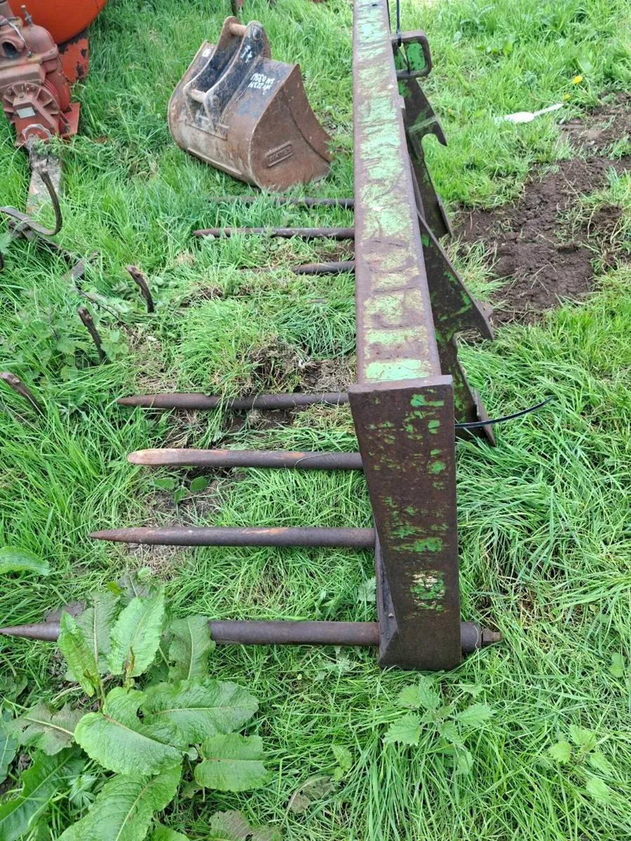 SILAGE FORK 8FT SUIT LOADER - Image 3