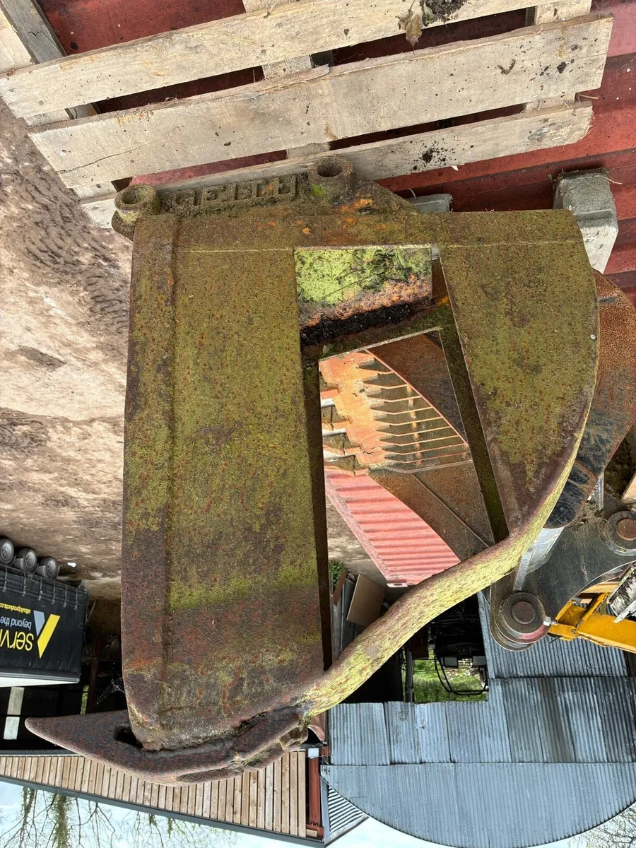 GEITH 45mm pin drain bucket 3cx or 6 ton - Image 2