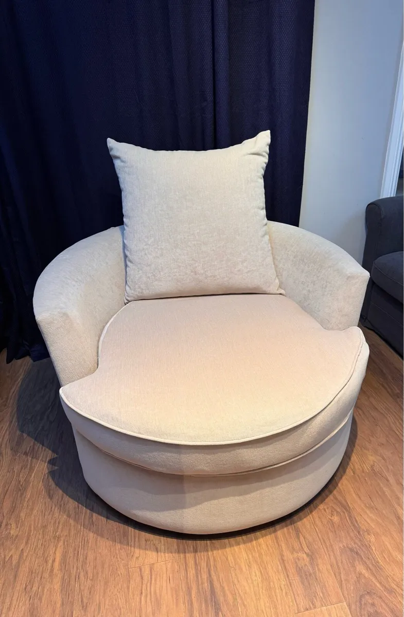 Swivel Chair - Image 1