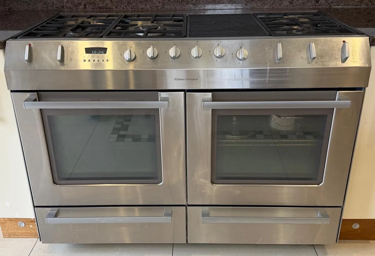 Kitchen with Appliances - Image 3