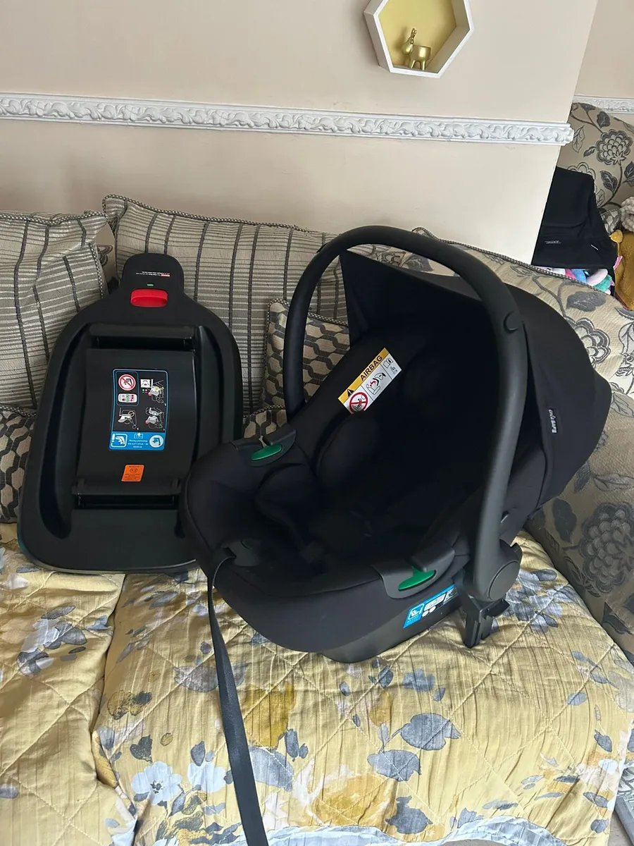 Car seat - Image 1
