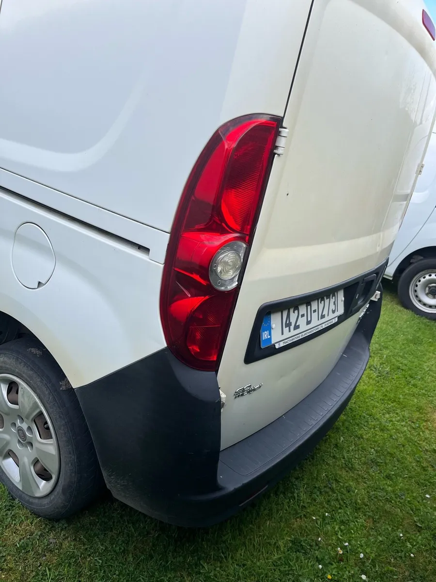 Van - Image 2