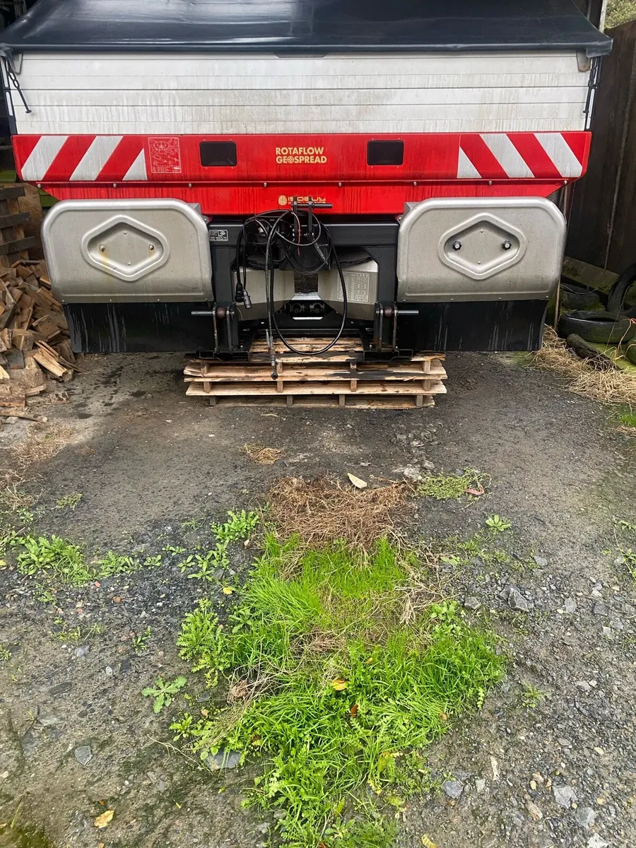 Vicon/Kverneland Fertiliser Spreader - Image 3