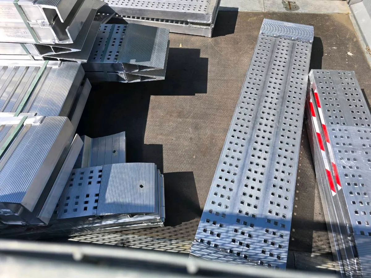 14ft nugent tri axle dropside trailer & meshsides - Image 3