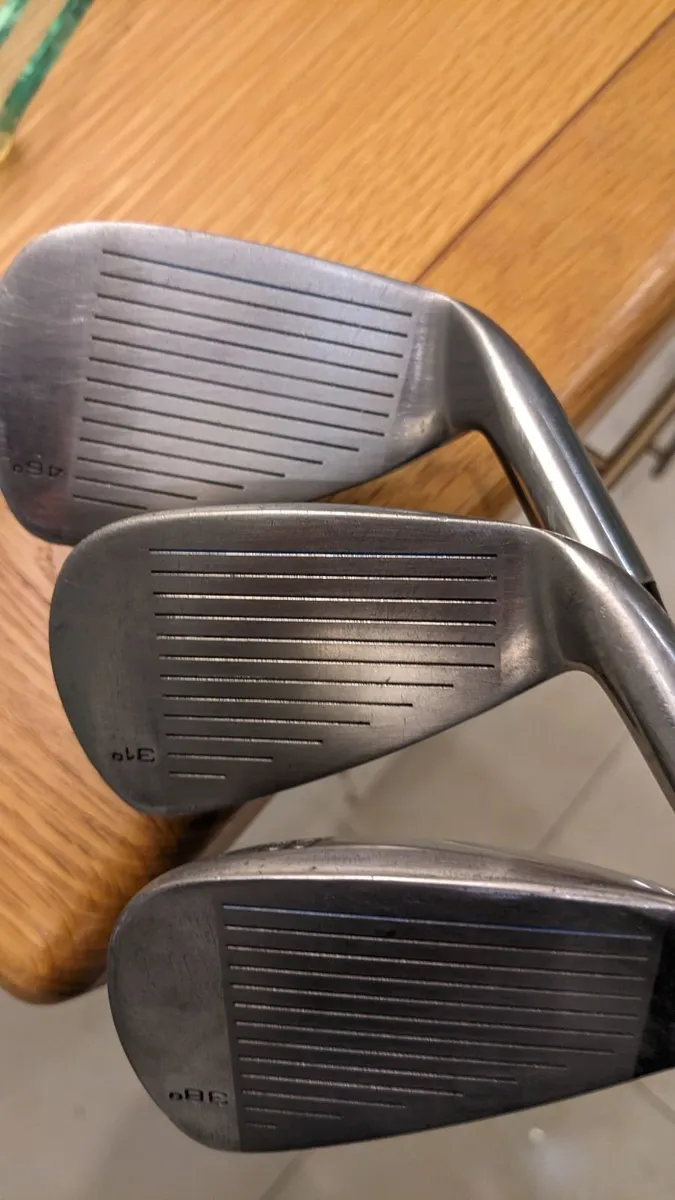 Junior Left Hand Golf Clubs - Image 1