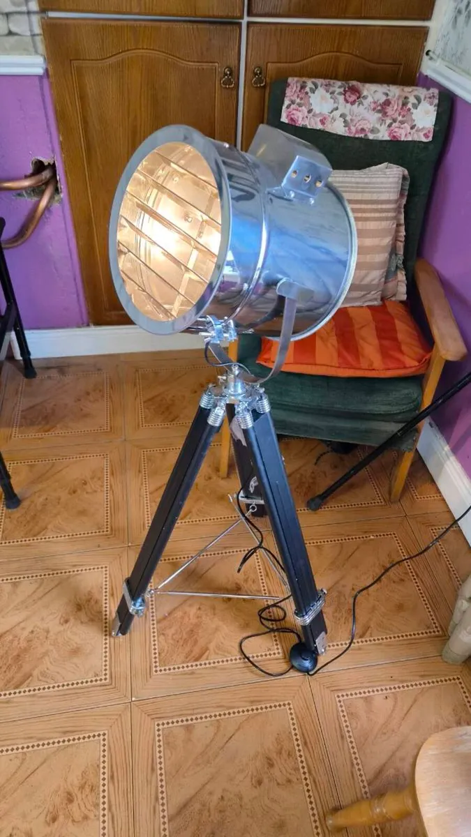 Spot light - Image 1