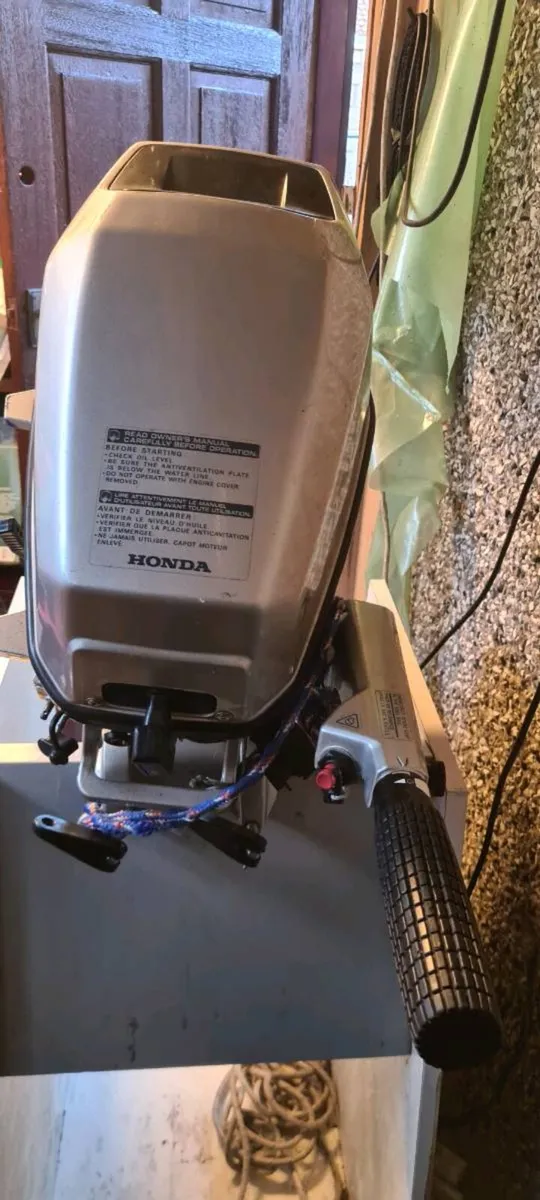 Honda 5HP Outboard Boat Engine (Silver) - Image 2