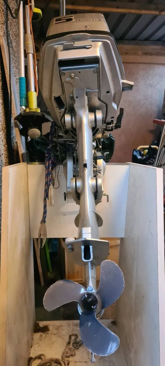 Honda 5HP Outboard Boat Engine (Silver) - Image 3