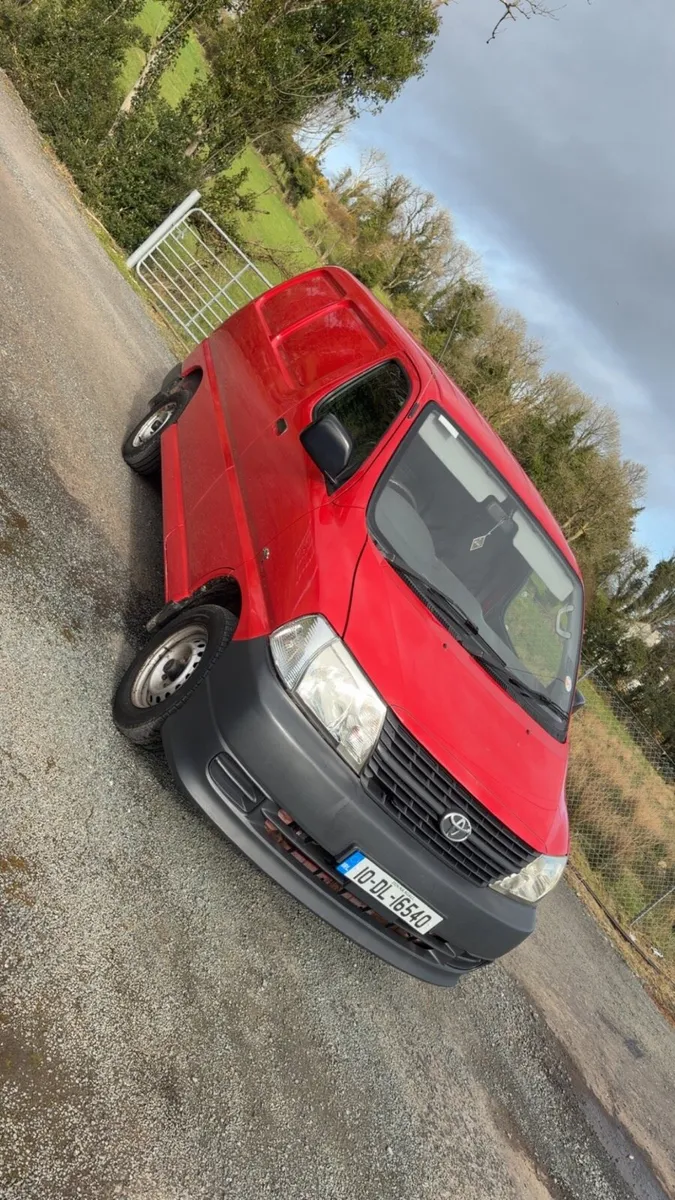 2010 Toyota Hiace - Image 2