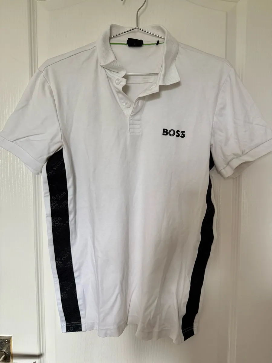 Hugo Boss men t-shirt, immaculate condition - Image 1