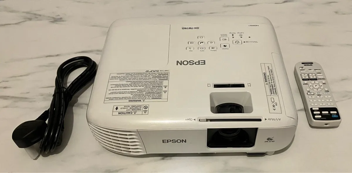 Epson EH-TW740 Projector - Image 1