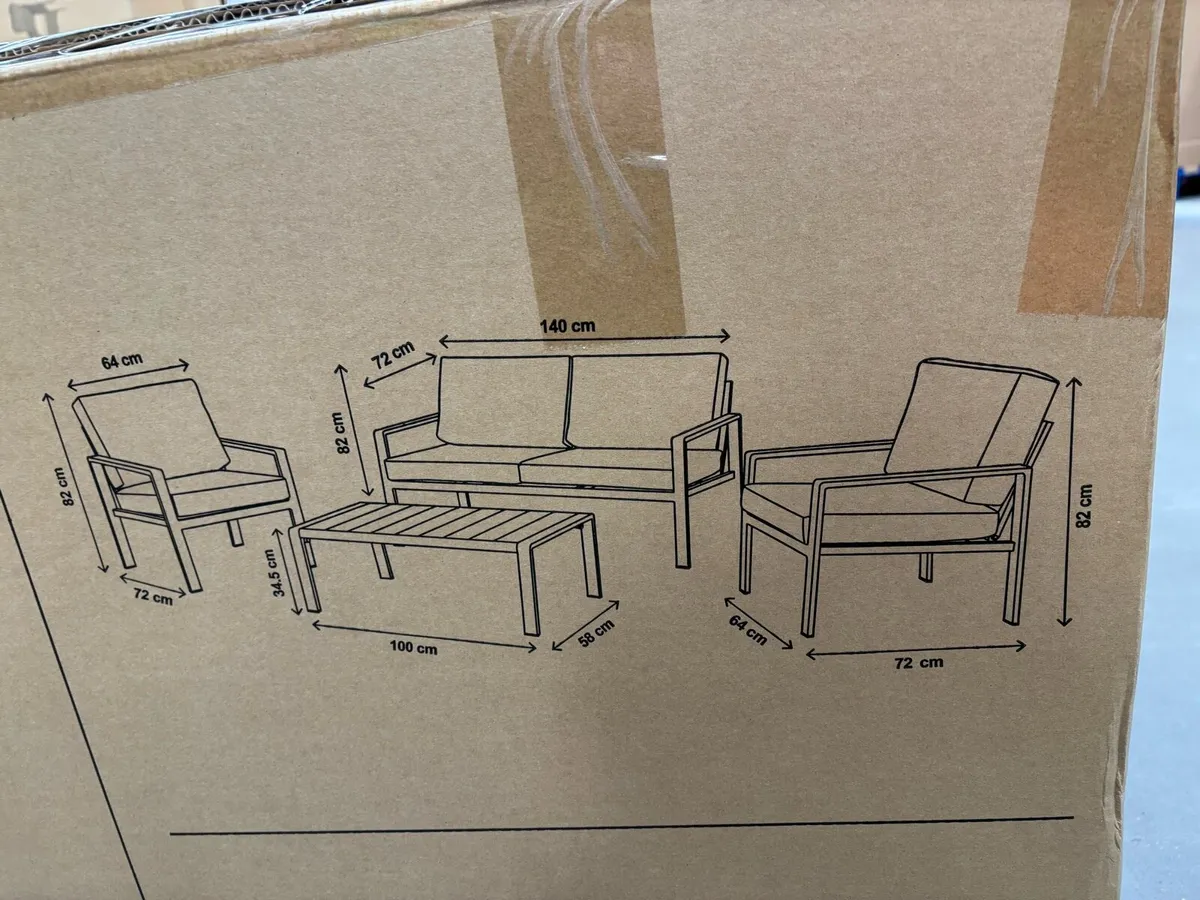 Outdoor table and chair set - Image 3