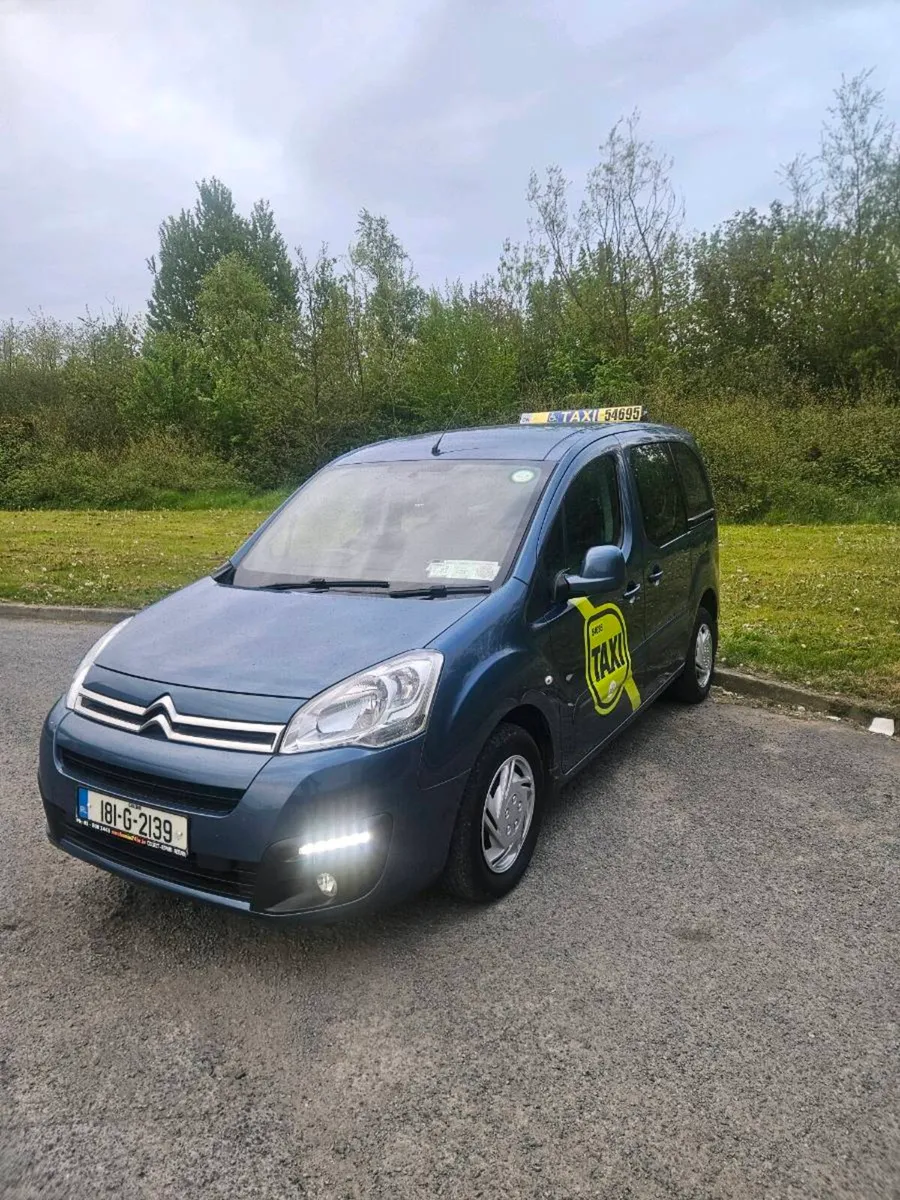 2018 Taxi for rent - Image 3