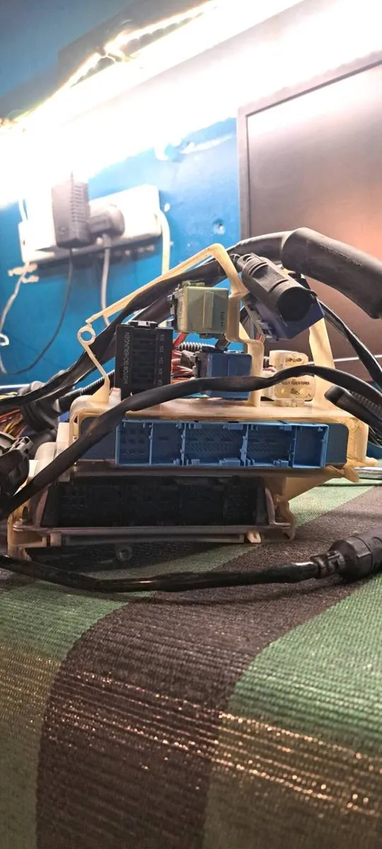 Bmw engine - Image 4
