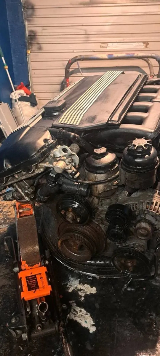 Bmw engine - Image 1