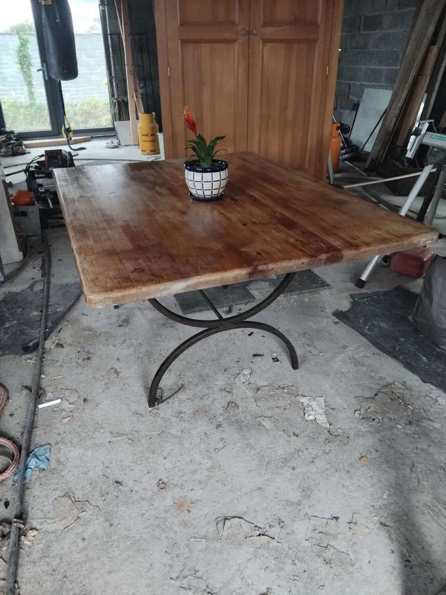 Kitchen table - Image 2
