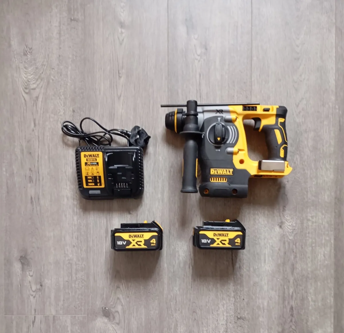 DeWalt dch273 SDS Drill (New) - Image 3
