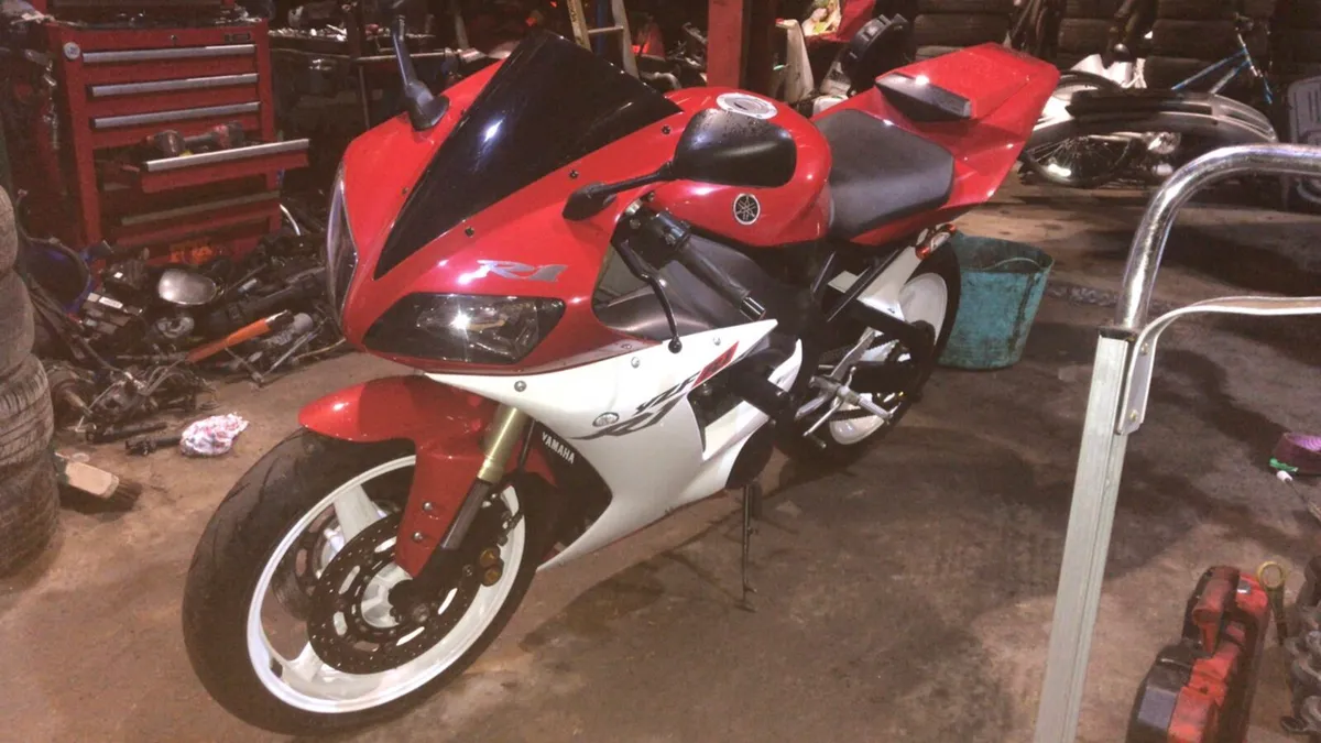2002 Yamaha r1 - Image 2