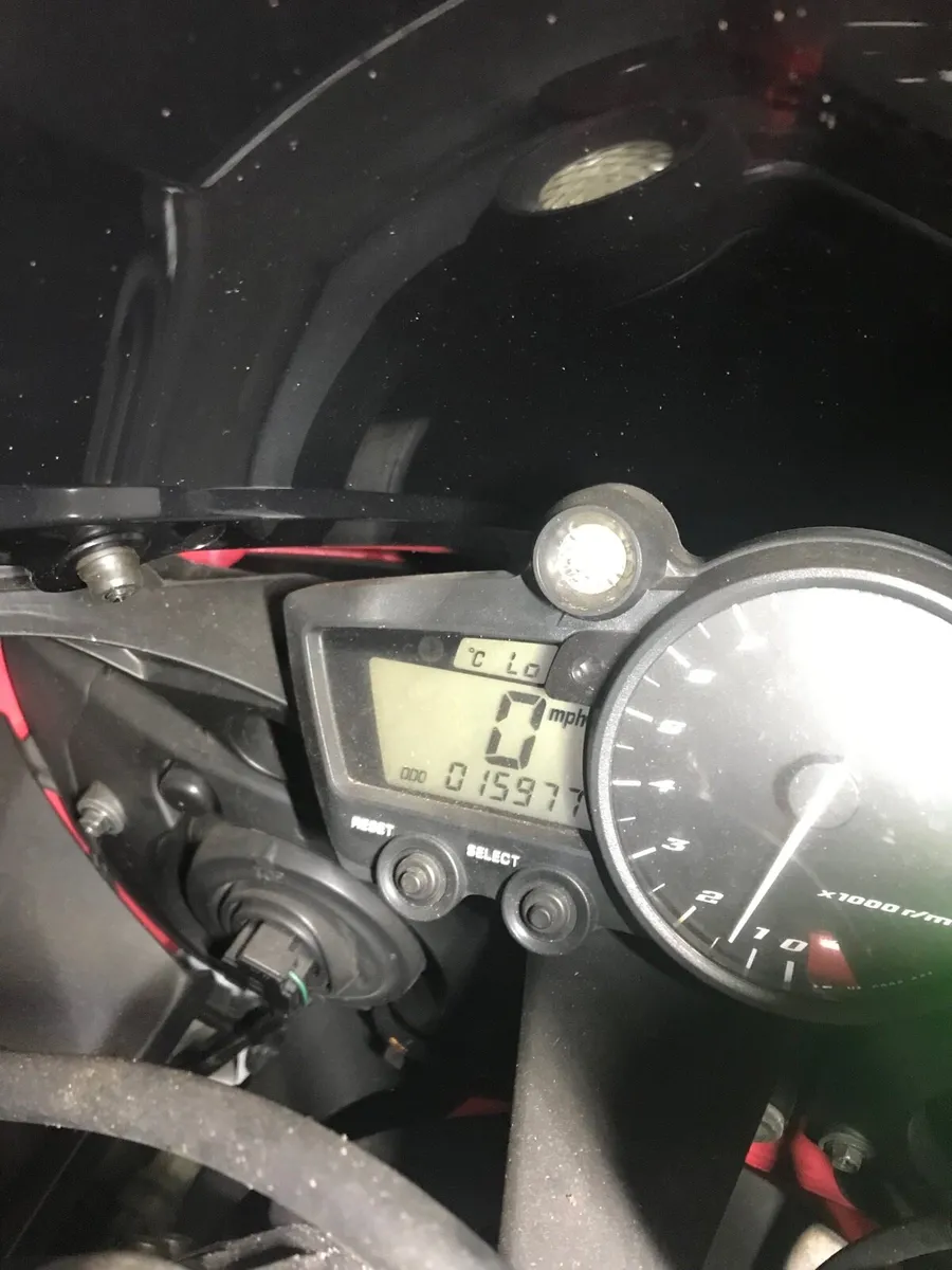 2002 Yamaha r1 - Image 3