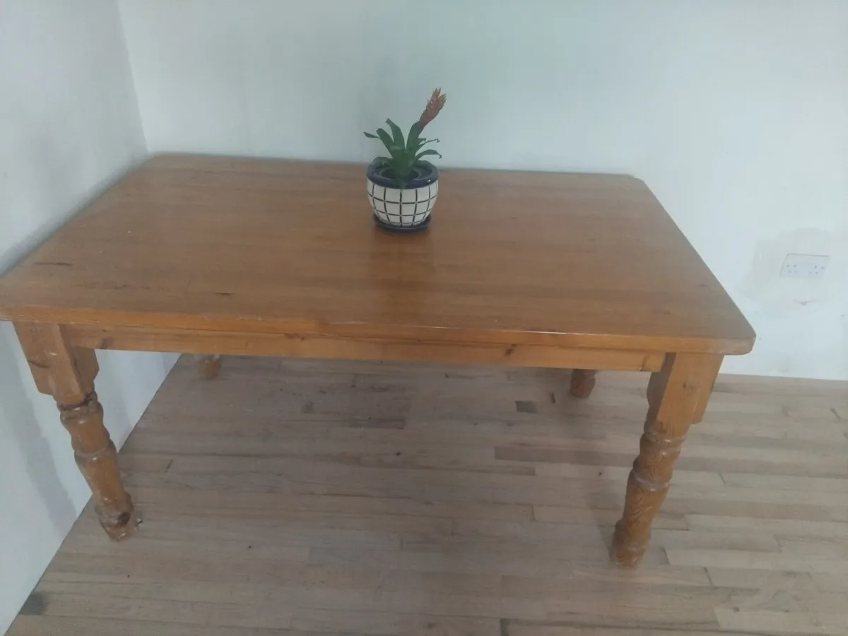 Kitchen table - Image 2