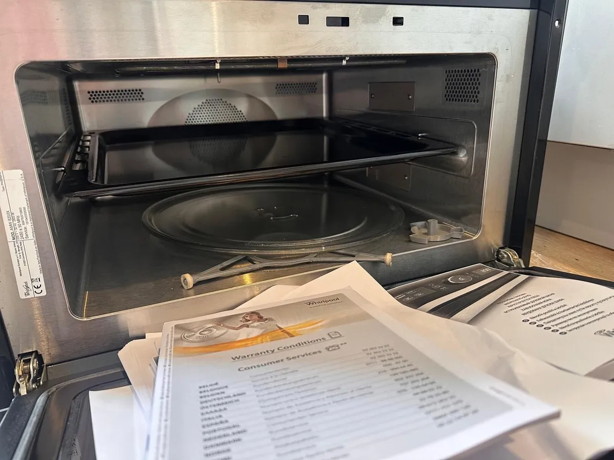 Whirlpool integrated microwave oven - Image 3