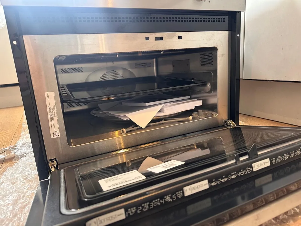 Whirlpool integrated microwave oven - Image 2