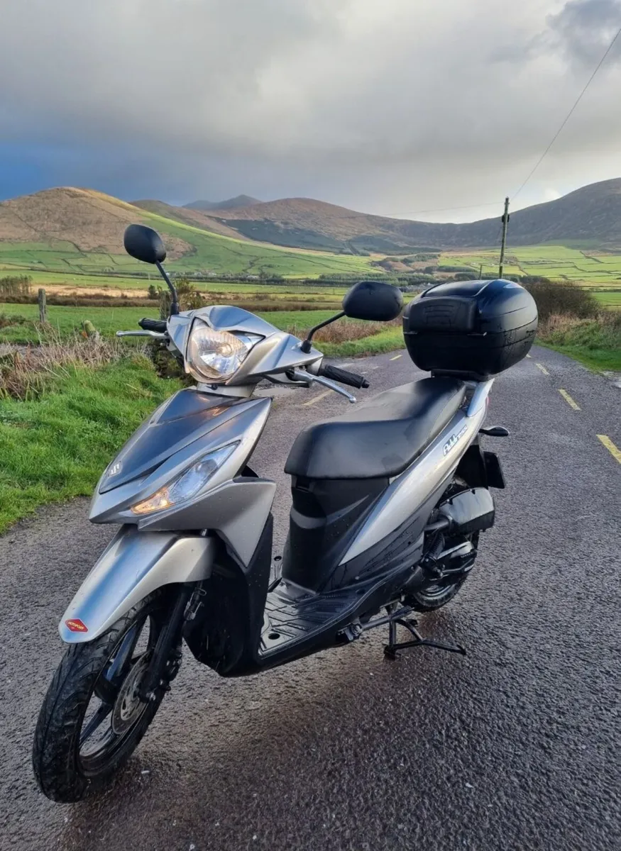 Suzuki Address motorbike - Image 4