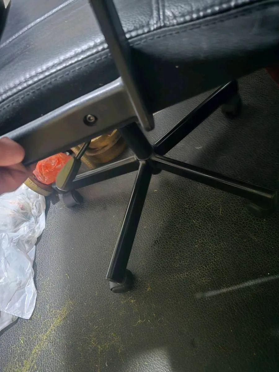 Free office chair free to take away - Image 2