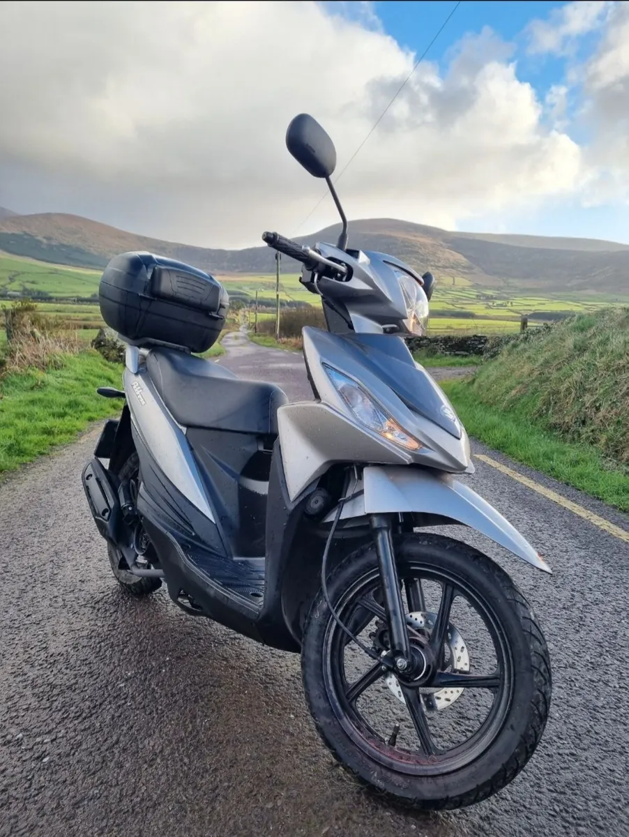 Suzuki Address motorbike - Image 1