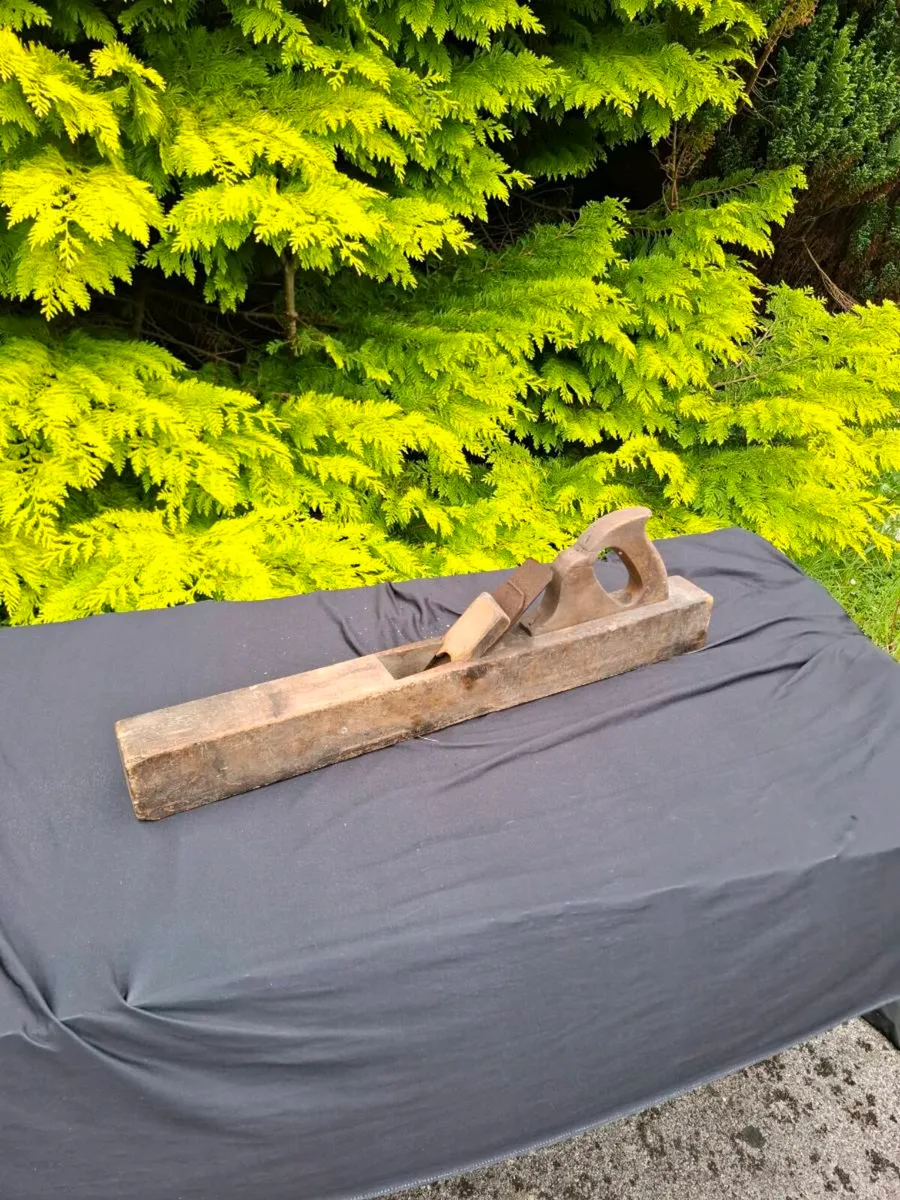 Large wood planer tool - Image 1
