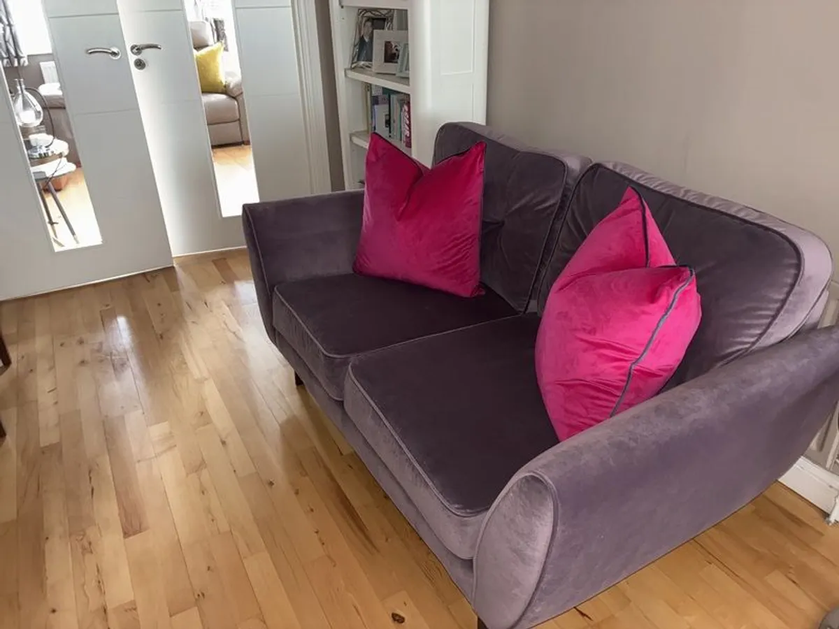 Sale of couch - Image 2