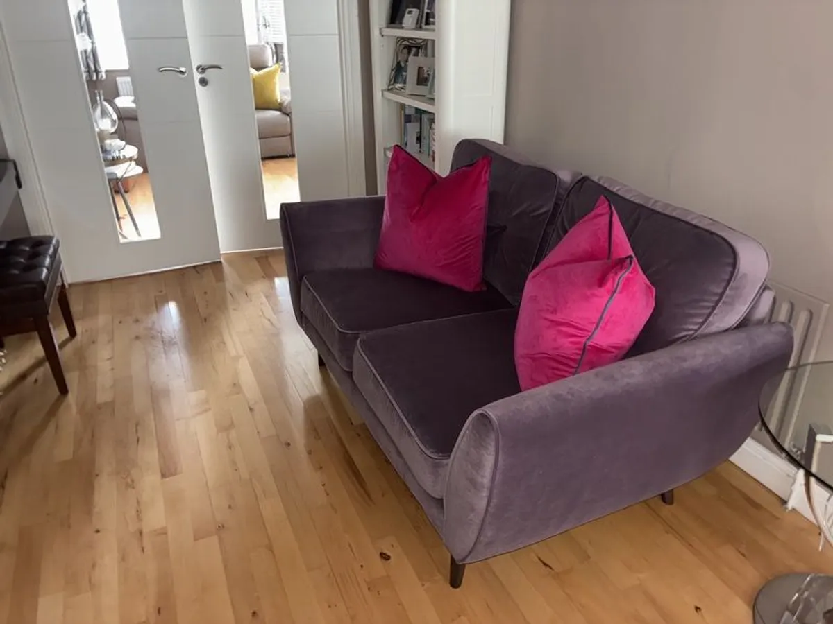 Sale of couch - Image 4