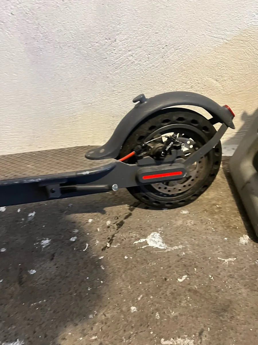 Electric scooter - Image 2