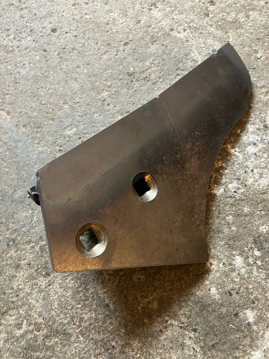 Pierse, Ferguson plough points - Image 2