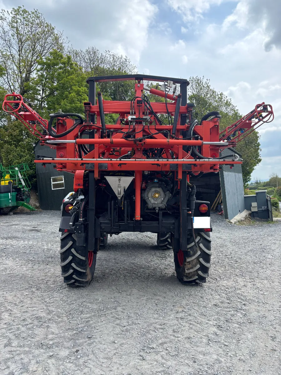 Sands SLC 4000 - Self Propelled Sprayer - Image 4