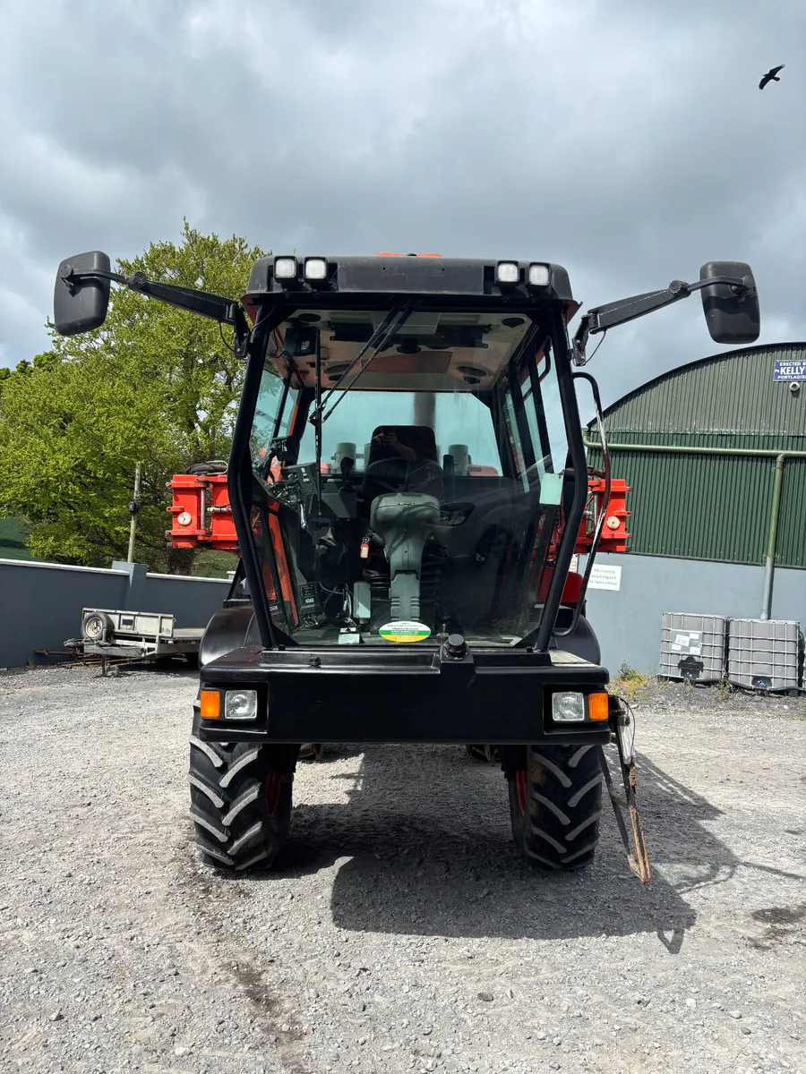 Sands SLC 4000 - Self Propelled Sprayer - Image 3