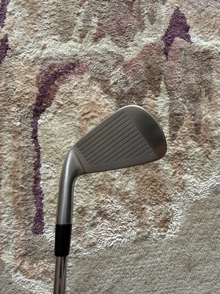 Titliest 4 iron 712u - Image 2