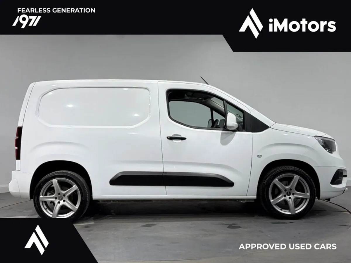 Vauxhall Combo LOW MILEAGE NEW DOE L1H1 2300 SPORT - Image 3