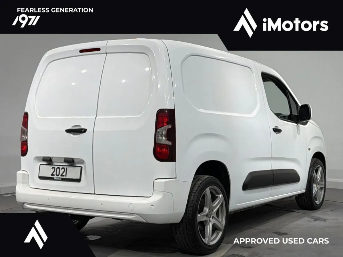 Vauxhall Combo LOW MILEAGE NEW DOE L1H1 2300 SPORT - Image 4
