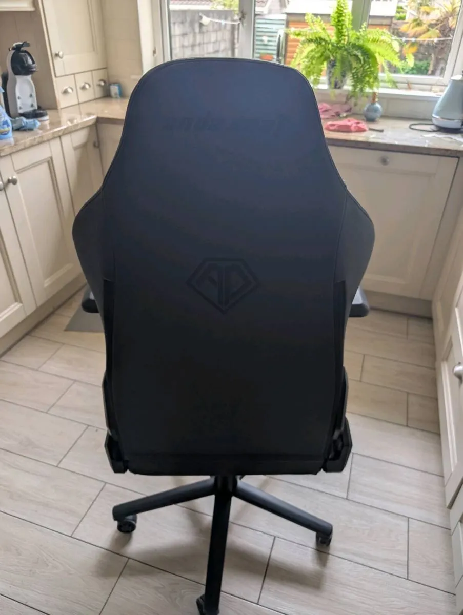 AndaSeat Gravity Gaming Chair - Image 2