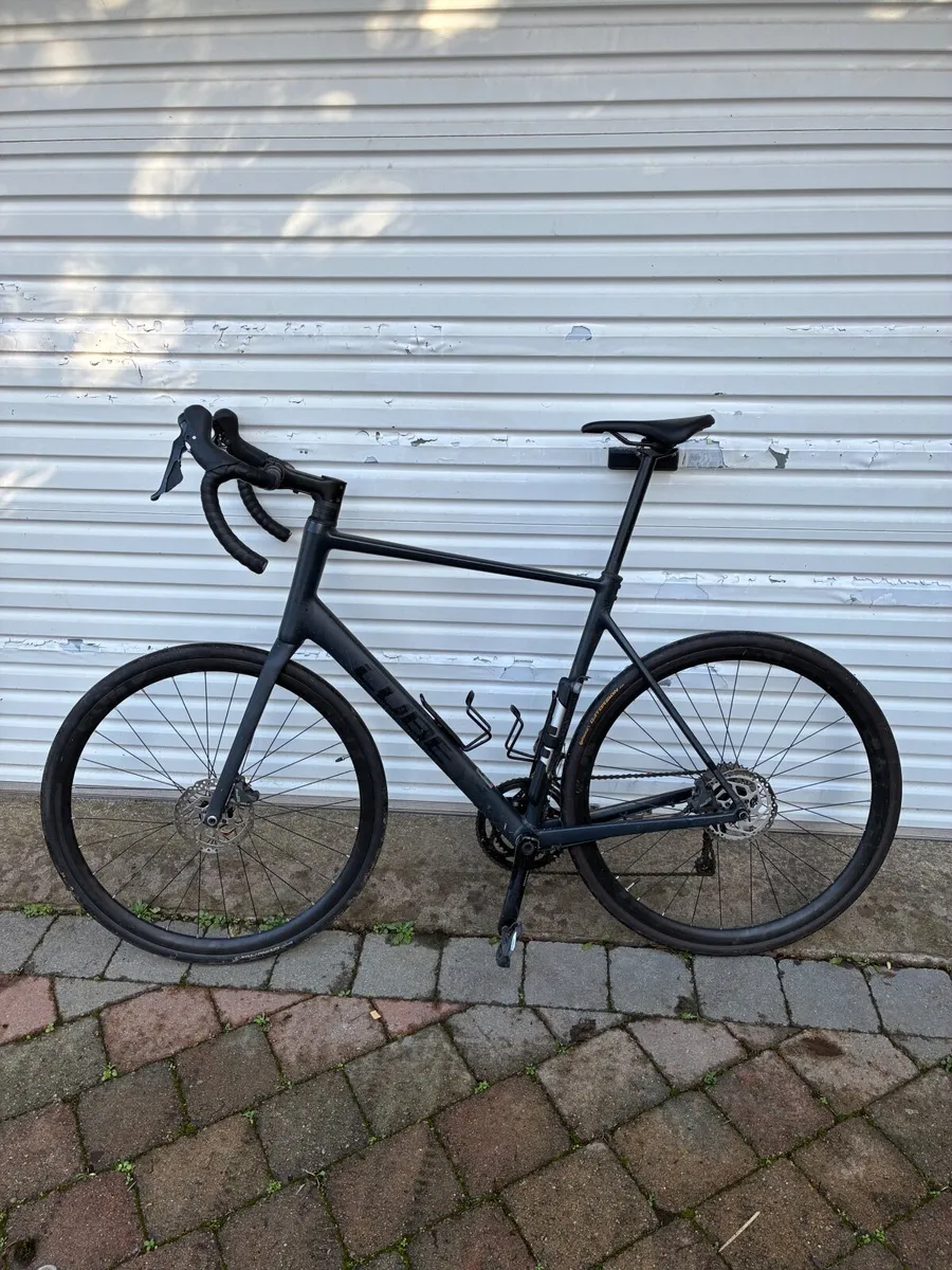 Race bike - Image 1
