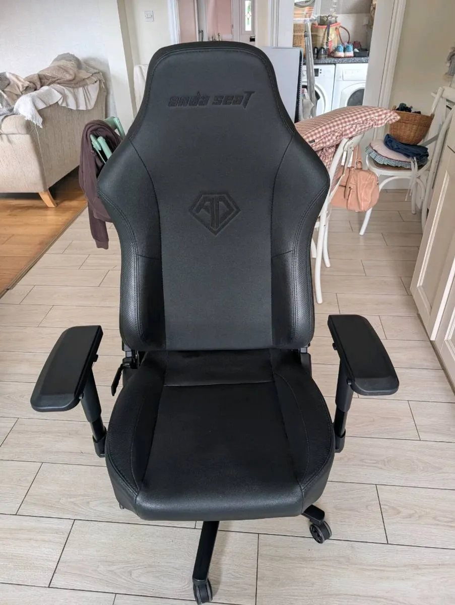 AndaSeat Gravity Gaming Chair - Image 1