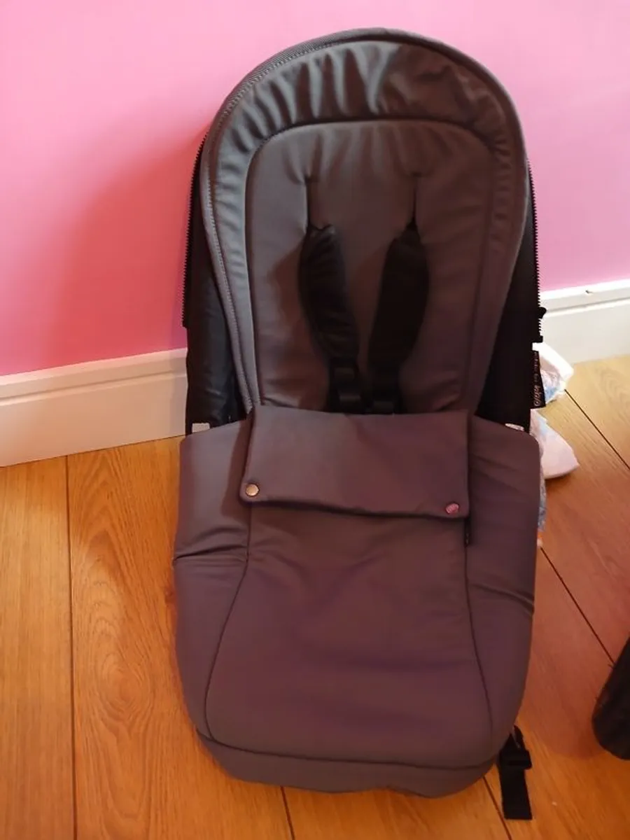 Ickle bubba travel system - Image 3