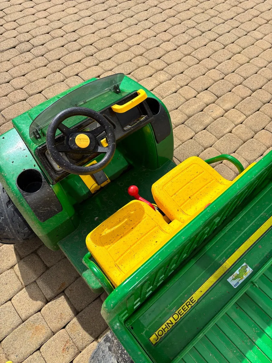 Toys John Deere Gator battery- operated - Image 1