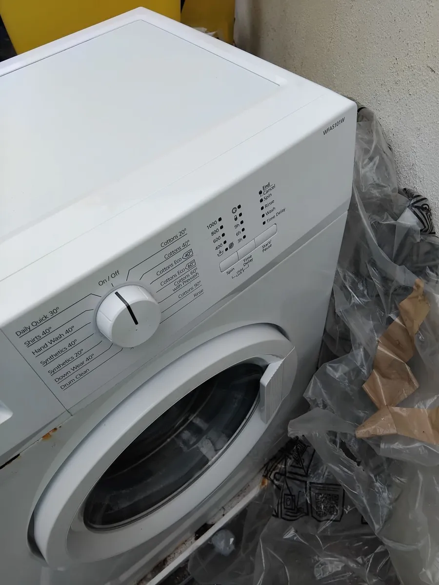 Washing machine - Image 1