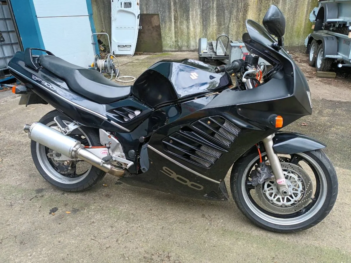 SUZUKI RF900 - Image 1