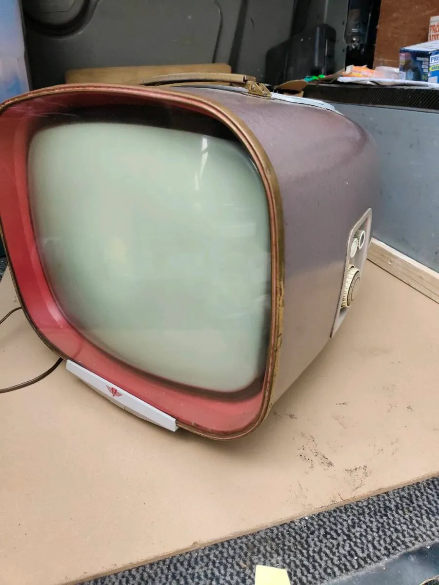 Vintage TV - Image 1
