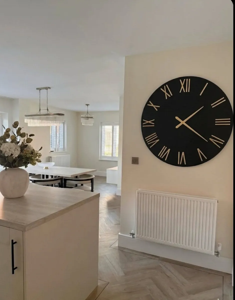Large Clock - Image 1